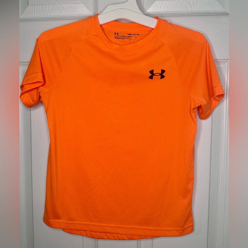 Like New - Boys Under Armour Orange Short Sleeve Athletic Tee - Size Small (8)